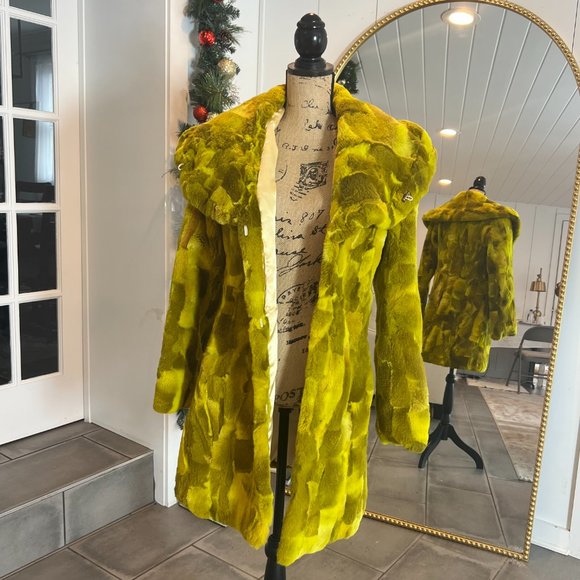 COPY - Dasco Real Fur Yellow Coat Size 38 - Picture 3 of 6